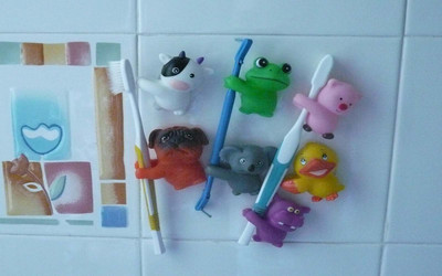 卡通带吸盘的牙刷架（粉猪，奶牛，鸭子，3种动物）