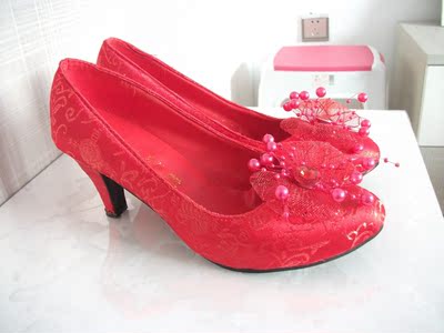 流行花珠子上花轿婚礼鞋 百年好合碎花新娘鞋 红色喜庆结婚鞋子