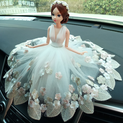 芭比娃娃摆件卡通可爱时尚仪表台汽车装饰摆件车载公仔车内饰品