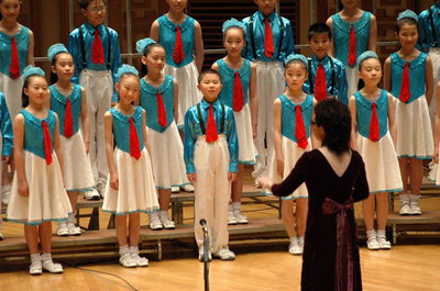 合唱团演出服装 舞台演出服装 儿童表演服 中小学生大合唱团服装