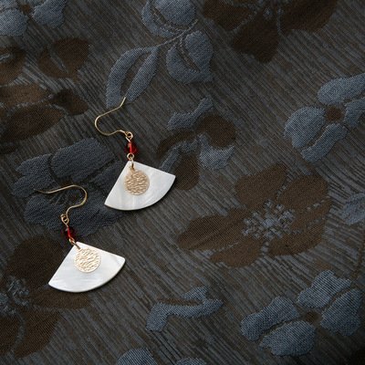 日和 日本浮世绘贝壳扇形金属镂空耳环 中国风复古红玛瑙耳坠耳饰