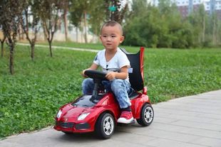 可驾驶儿童电动汽车／四轮玩具车男孩／女孩 3／4／5／6／7岁