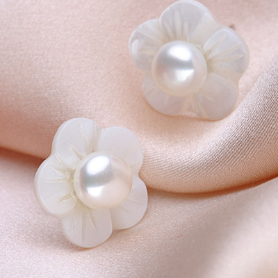 天然母贝花朵纯手工镶嵌珍珠淡水耳钉