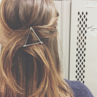 BROOKE BURKE 定制简约设计三角形几何图形发夹发饰边夹