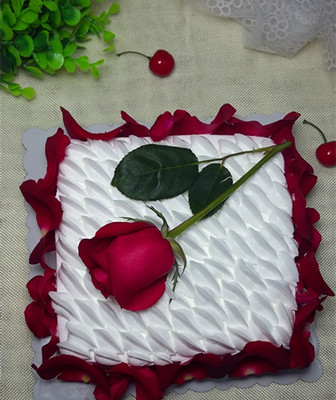 玫瑰鲜奶心形生日蛋糕全国 广州同城速递