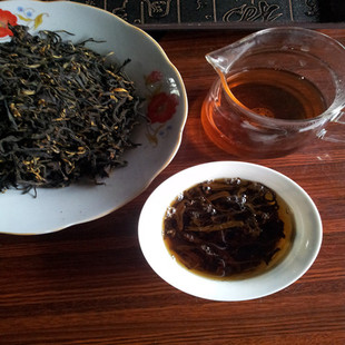云南普洱2014年特级古树茶早春茶制作滇红茶
