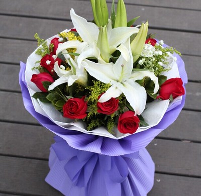 西安深圳合肥鲜花送货上门 11枝红玫瑰组合花百合鲜花 生日送花