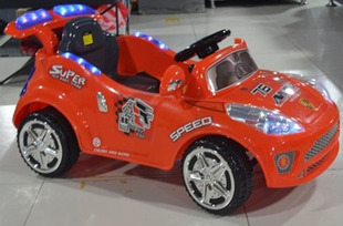 新款儿童电动车带遥控四轮双驱动宝宝自驾车电瓶车婴儿高档玩具车