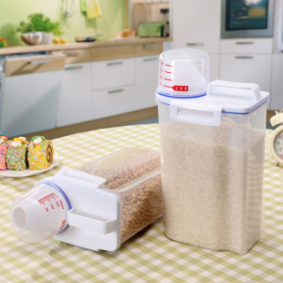 日本厨房用品密封塑料米桶米缸面桶防潮防虫带量杯食品杂粮存储罐