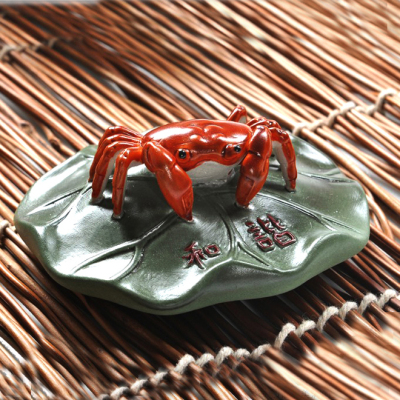 经典紫砂变色螃蟹茶宠摆件陶瓷个性茶盘会变色茶玩小摆件特价包邮