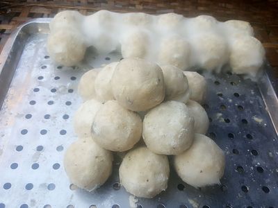 湖南郴州制作农家土特产豆腐霉渣球好吃美味如今特价出售五斤起邮