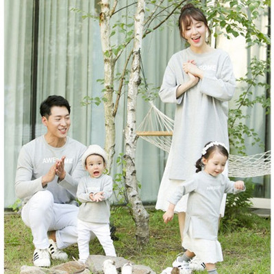 韩国亲子装秋冬新款全家装灰色母女连衣裙父子卫衣三四口家庭装潮