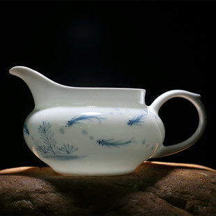 景德镇手绘釉下彩公道杯 茶海过滤器分茶器 陶瓷功夫茶具游鱼戏水