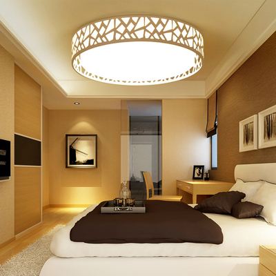 卧室吸顶灯led灯简约现代中式圆形温馨三色创意遥控变光主卧灯具