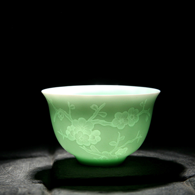 古色古香龙泉手工雕刻影青薄胎梅兰竹菊茶杯陶瓷品茗主人杯青瓷杯