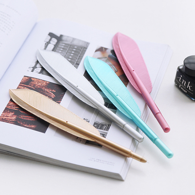 韩国文具 可爱羽毛中性笔 复古创意学生水笔0.5mm黑色签字笔
